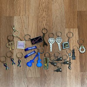 Vintage Key Chains Mixed Lot (Travel,Beer,Awarness & More!)